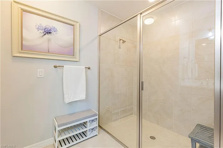 Walk in Shower with glass doors