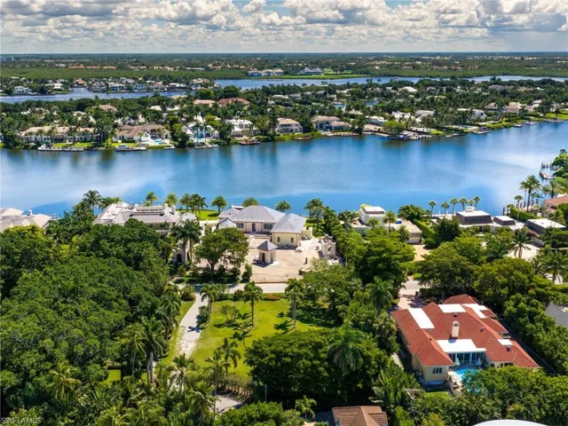 2670 Treasure Ln, Naples, Florida 34102