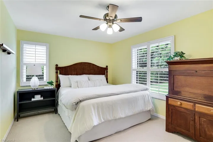 Back guest bedroom