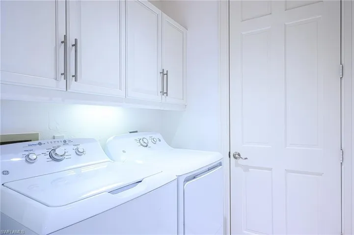 133  Colonade  CIR, Naples, FL 34103