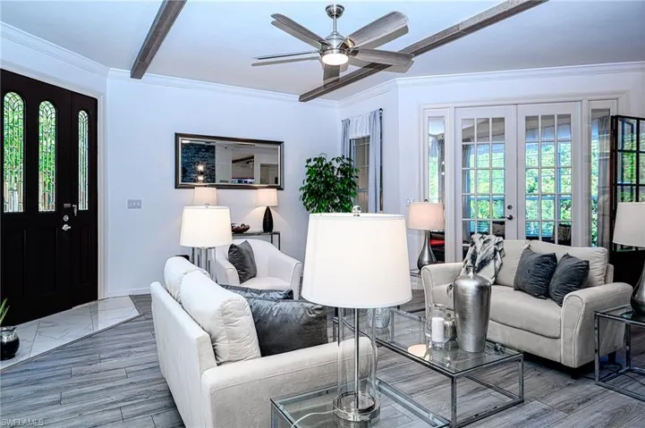 133  Colonade  CIR, Naples, FL 34103