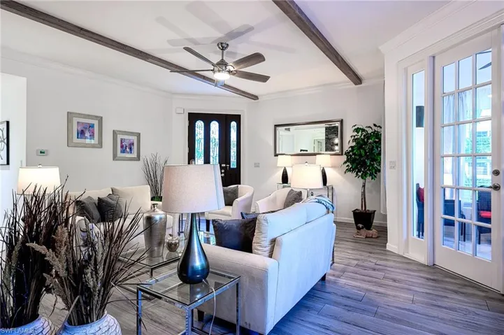 133  Colonade  CIR, Naples, FL 34103