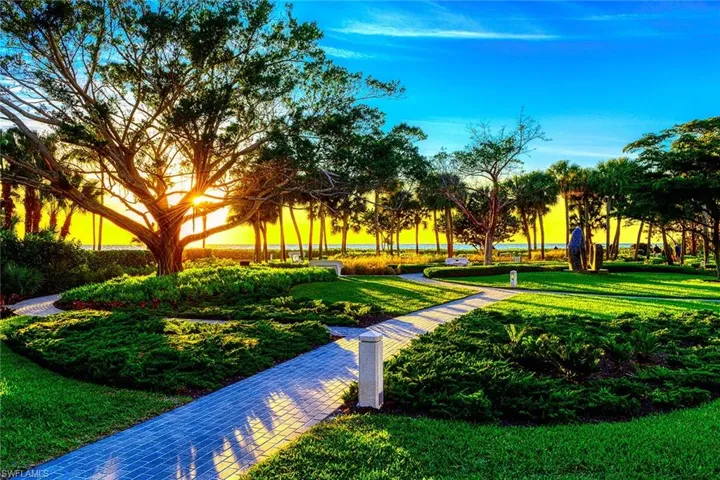 133  Colonade  CIR, Naples, FL 34103
