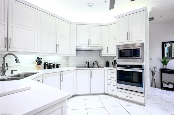 133  Colonade  CIR, Naples, FL 34103