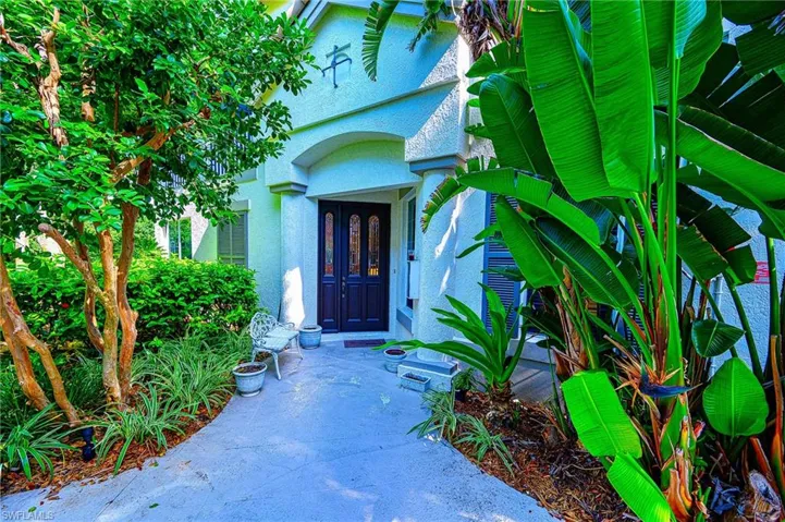 133  Colonade  CIR, Naples, FL 34103