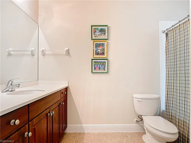Upstairs Guest Bath Suite