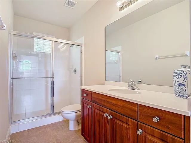 Upstairs Guest Ensuite