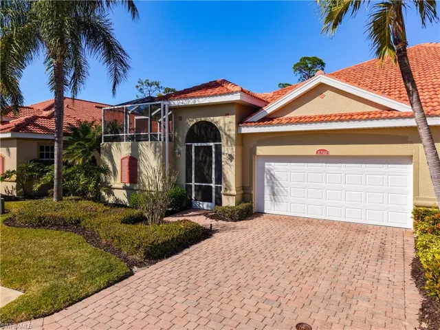 Kensington Loop Streetview, 2 Car Garage, Attractive Pavered Drive
