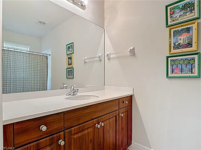 Upstairs Guest Bath Suite