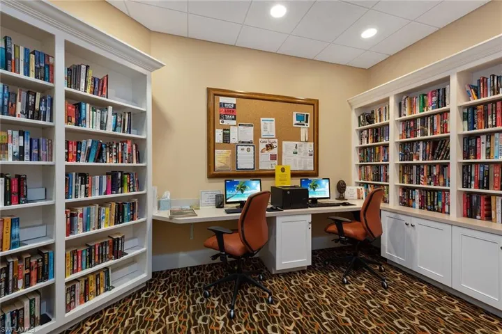 4844  Hampshire  CT, Naples, FL 34112