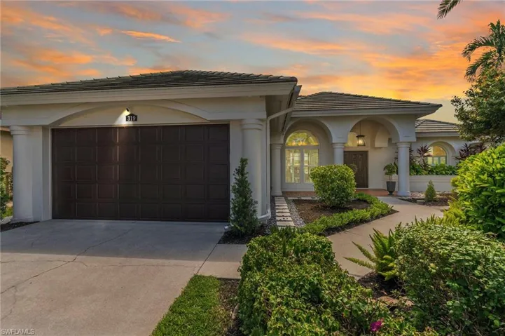 319  Lambton  LN, Naples, FL 34104