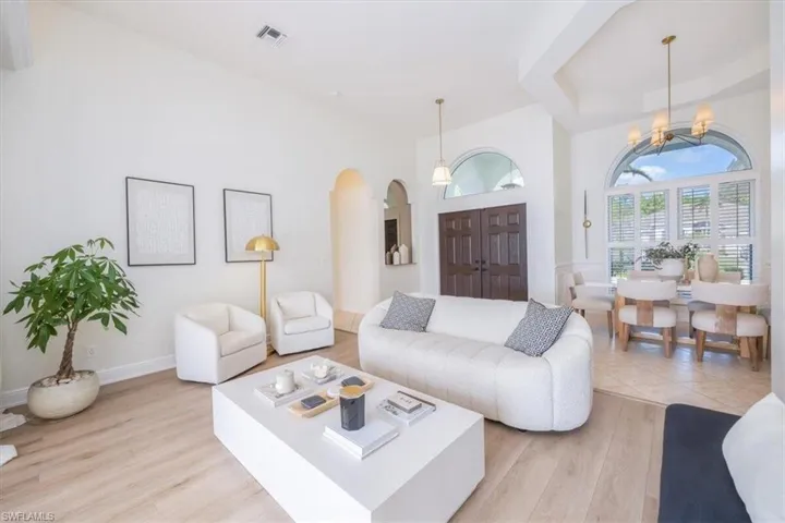 319  Lambton  LN, Naples, FL 34104