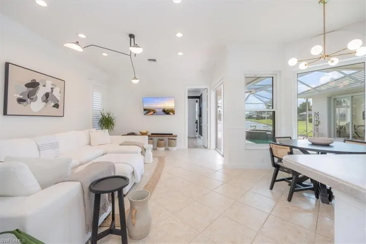 319  Lambton  LN, Naples, FL 34104