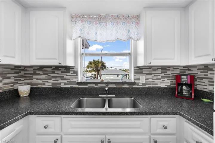4629 SE 5th  AVE, Cape Coral, FL 33904