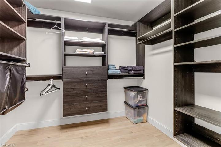 walk in closet