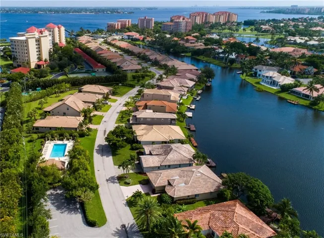 Here another aerial also reflecting the location of the pool in relation to the subdivision.