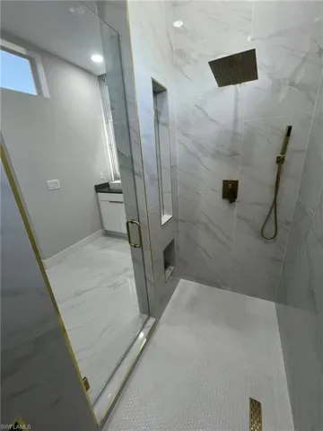 Master Bedroom walk in shower