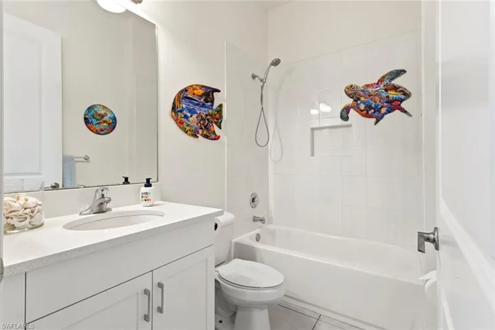 4715  Kensington  CIR, Naples, FL 34119