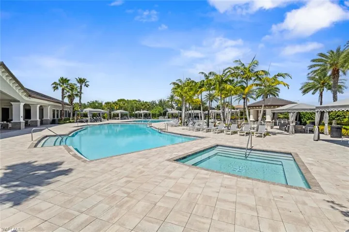 4715  Kensington  CIR, Naples, FL 34119