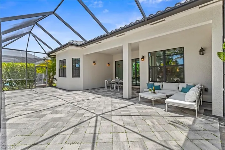 4715  Kensington  CIR, Naples, FL 34119