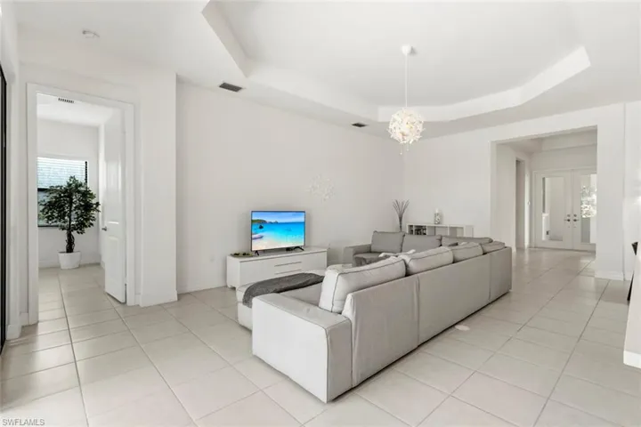 4715  Kensington  CIR, Naples, FL 34119