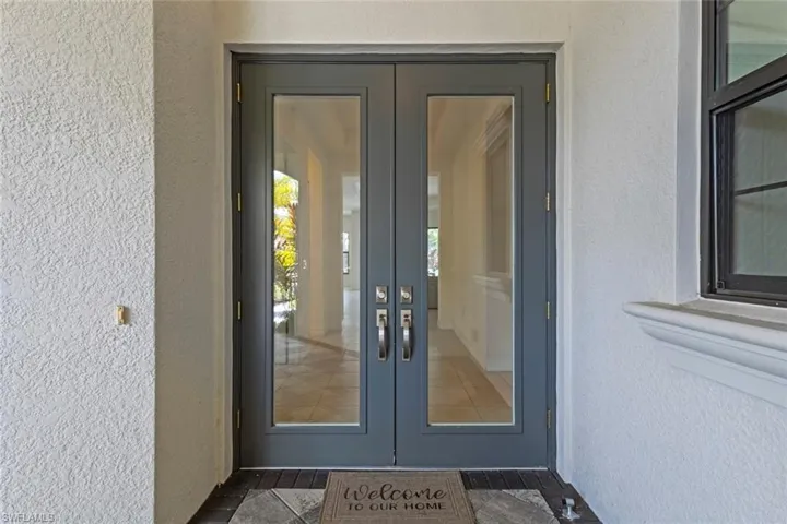4715  Kensington  CIR, Naples, FL 34119