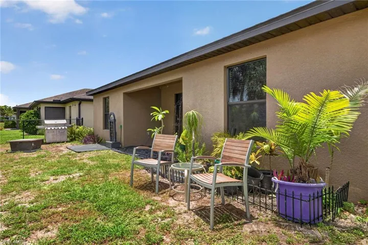 225 Shadow Lakes Dr, Lehigh Acres, Florida 33974