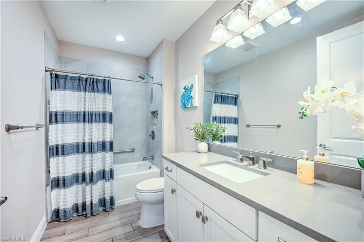 2626 Seychelles Cir 1404, Naples, Florida 34112