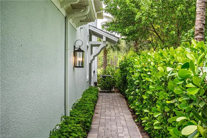 2626 Seychelles Cir 1404, Naples, Florida 34112