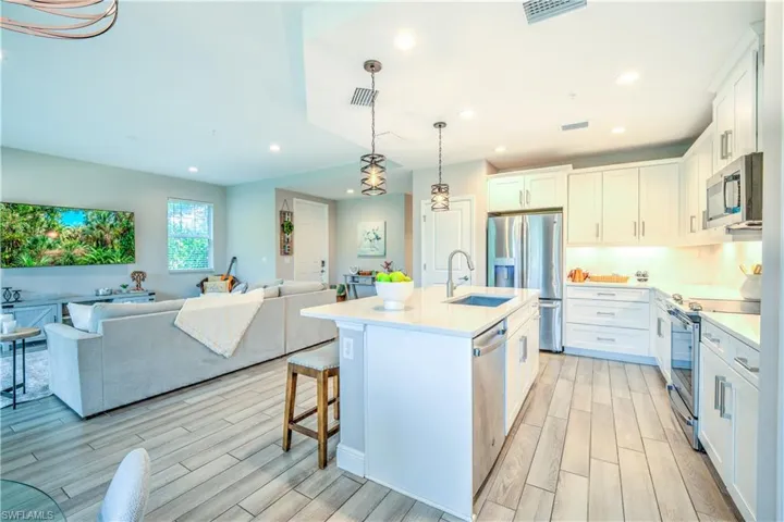 2626 Seychelles Cir 1404, Naples, Florida 34112