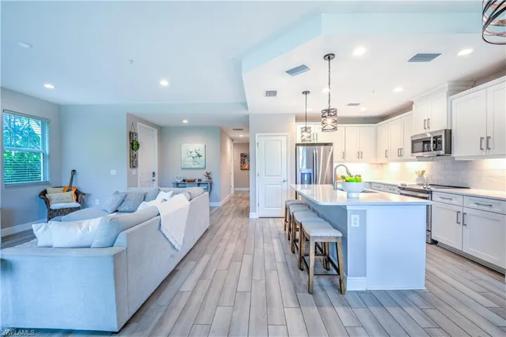 2626 Seychelles Cir 1404, Naples, Florida 34112