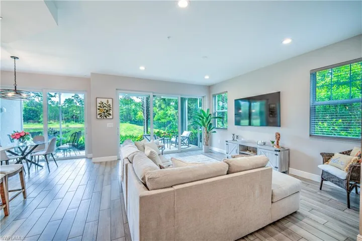 2626 Seychelles Cir 1404, Naples, Florida 34112