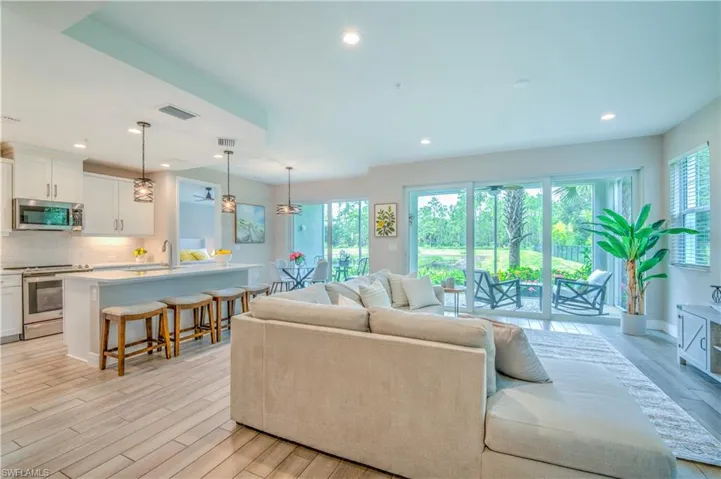 2626 Seychelles Cir 1404, Naples, Florida 34112