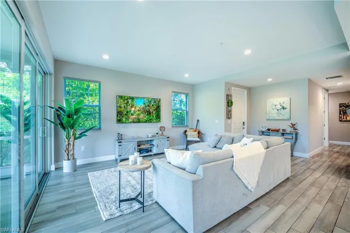 2626 Seychelles Cir 1404, Naples, Florida 34112