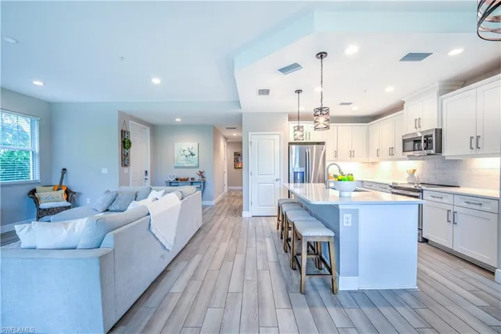 2626 Seychelles Cir 1404, Naples, Florida 34112