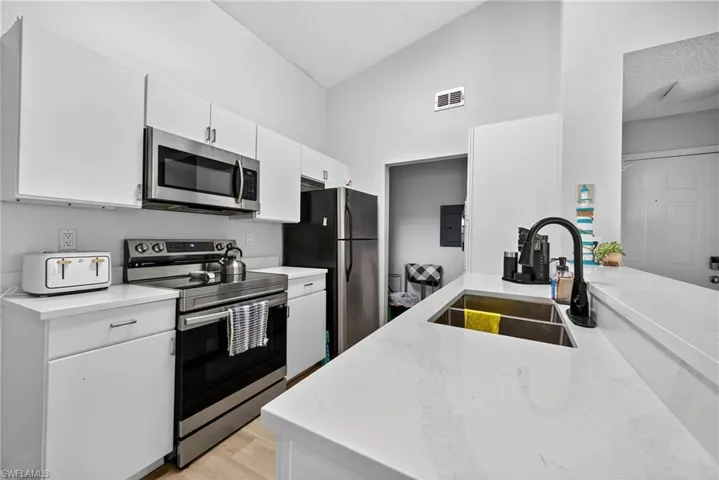 2166  Arbour Walk  CIR, Naples, FL 34109