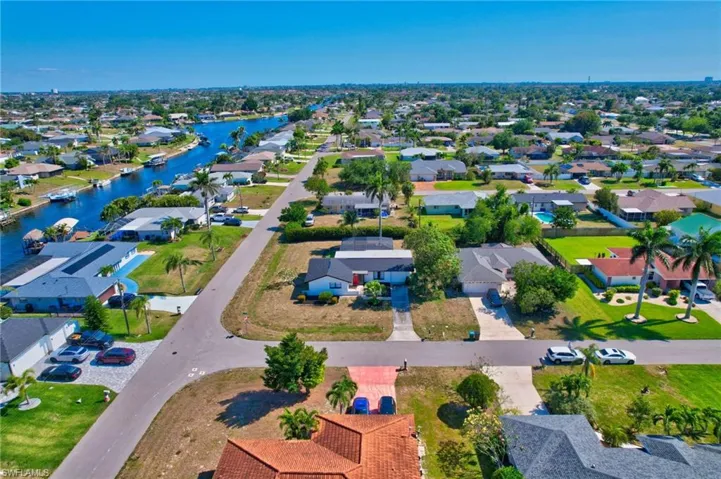 928 Se 30th Ln, Cape Coral Fl 33904