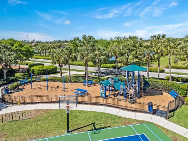 10263  Ashbrook  CT, Fort Myers, FL 33913
