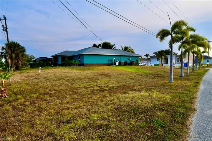 1921 NE 19th  PL, Cape Coral, FL 33909