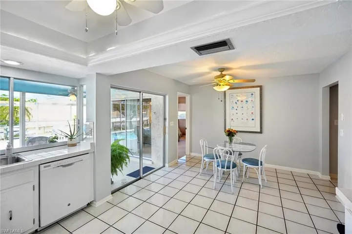 Kitchen & Dining Area
