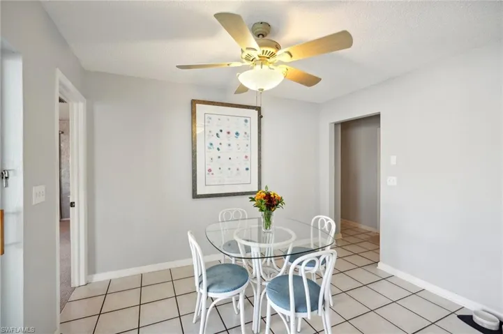 Kitchen Dining Area