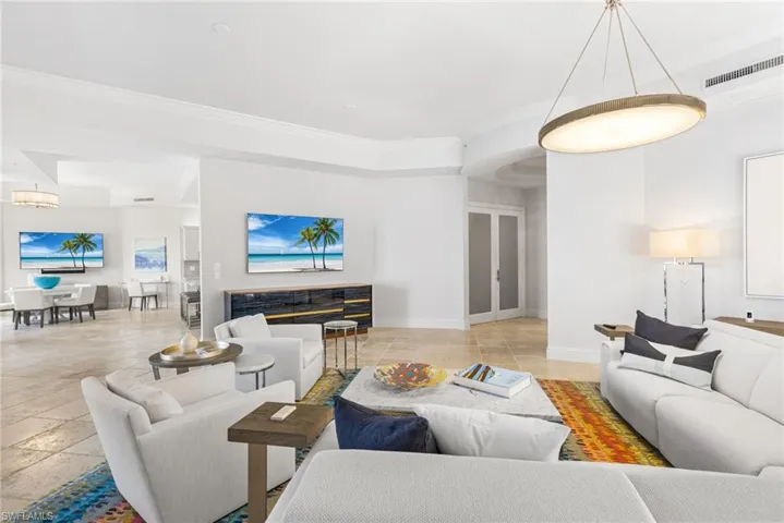 This open concept floorplan is perfect for entertaining large groups or intimate gatherings. Main living area has tile laid on the diagonal.