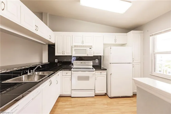 14503 Lakewood Trace Ct 201, Fort Myers, Florida 33919