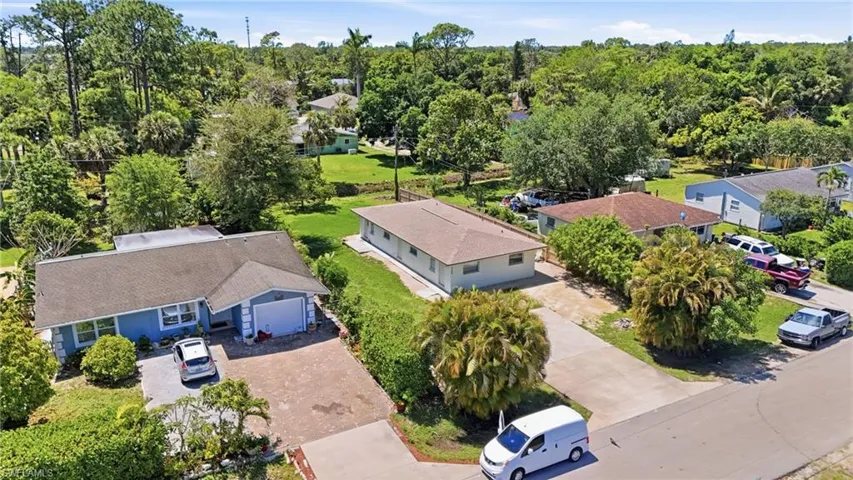 5458 Sholtz St, Naples, Florida 34113