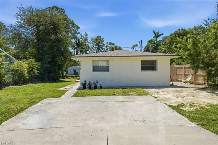 5458 Sholtz St, Naples, Florida 34113