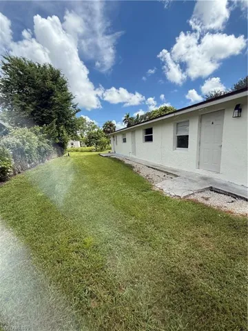 5458 Sholtz St, Naples, Florida 34113