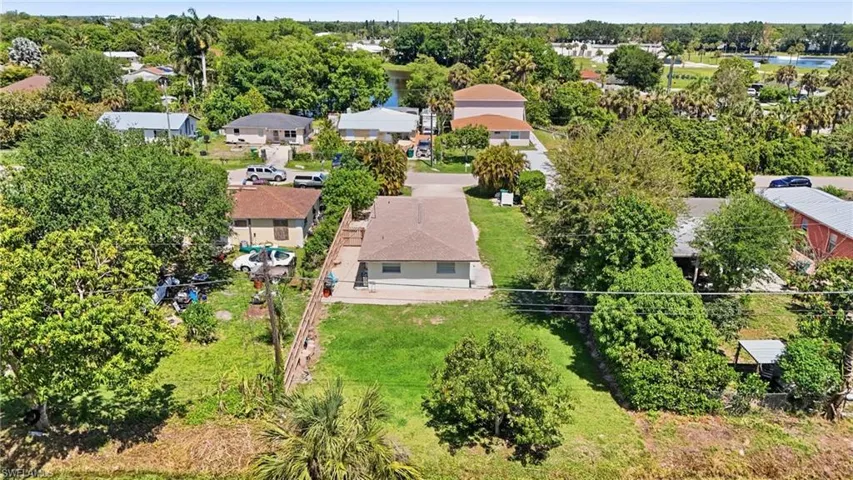 5458 Sholtz St, Naples, Florida 34113