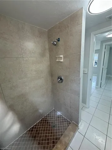 5458 Sholtz St, Naples, Florida 34113