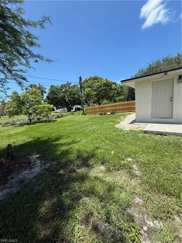 5458 Sholtz St, Naples, Florida 34113