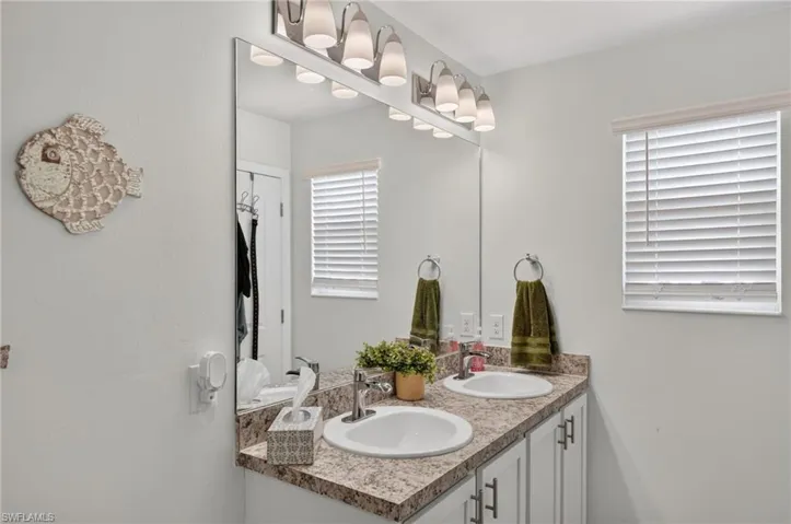 6381 Brant Bay Blvd 102, North Fort Myers, Florida 33917